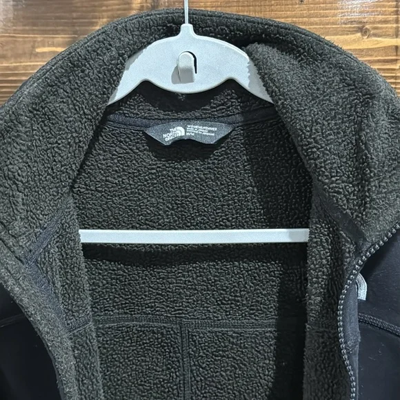 The North Face Women’s Jacket - Picture 10 of 12